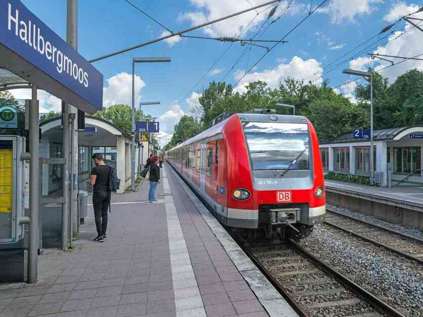 Sbahn am Bahnhof